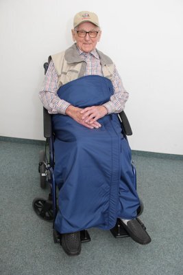 Rollstuhl-Wickeldecke Nylon innen Fleece marine>>>>Gr. XXL