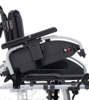 Leichtgewichtrollstuhl Pyro light optima mit Kombiarmlehnen, PU silber-metallic>>>>SB 52 cm