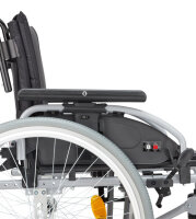 Leichtgewichtrollstuhl Pyro light optima XL, Kombi-Armlehne,PU,m. Trommelbremse silber-metallic>>>>SB 52 cm
