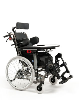 Multifunktionsrollstuhl Inovys II Evo, mit Trommelbremse, Tisch und Seitenpelotten>>>>SB 40 cm