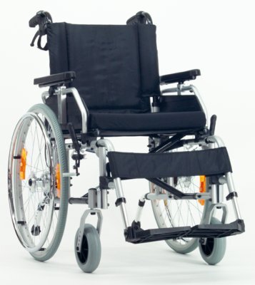 Leichtgewicht-Rollstuhl 2.920 Moly, mit Trommelbremse>>>>SB 38 cm
