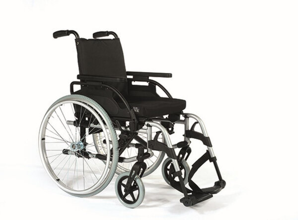 Rollstuhl Breezy Basix 2, Steckachse, TrBr, AOK, brillantsilber>>>>SB 43 cm